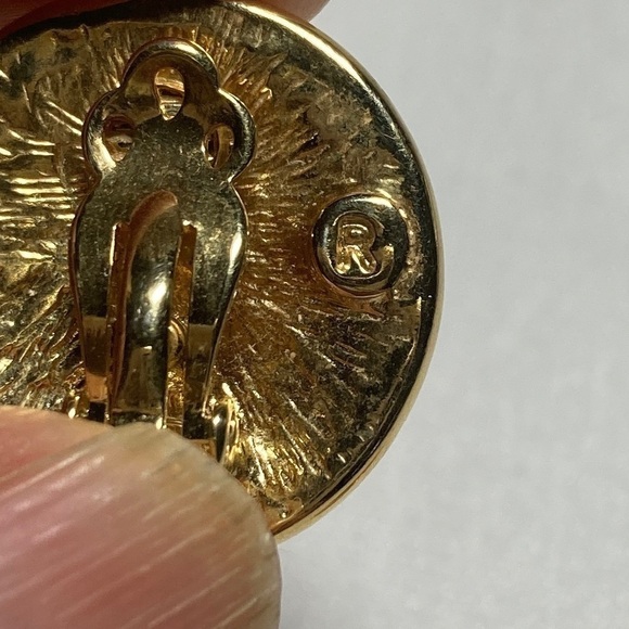 Vintage Costume Clip on Earrings - Picture 2 of 4